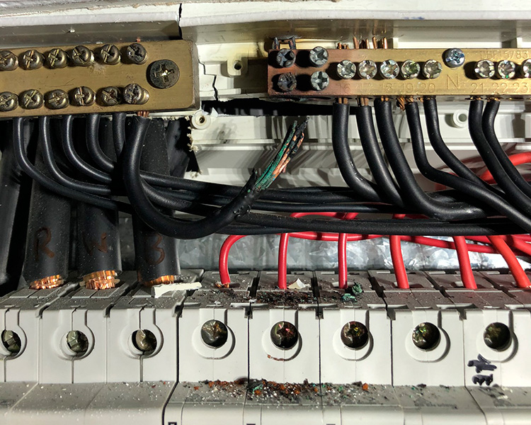 Emergency Electrician Melbourne